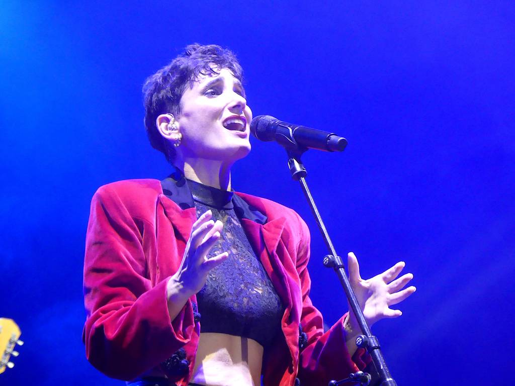 Robin Torres, tributo a Mecano: ‘Con un público como el de Salou, a una le entran ganas de subir al escenario cada día’